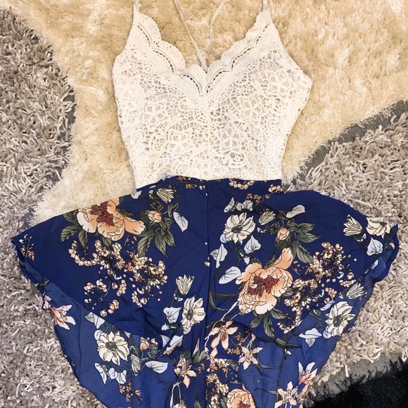 Shein | Floral Tie-Back Romper | Small - Picture 1 of 4